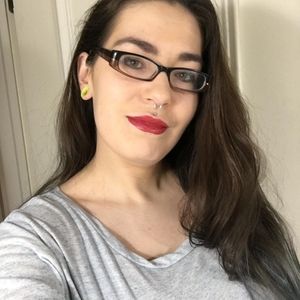 Meet your Posher, Kayla